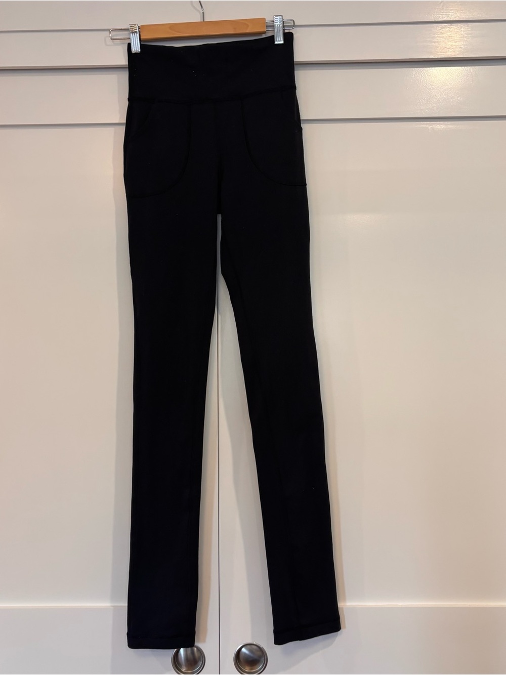 Lululemon size 4 Skinny Will Pants Drawstring Black